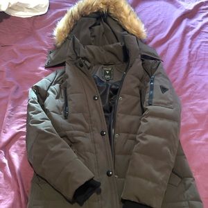 Guess green winter jacket with faux fur trim